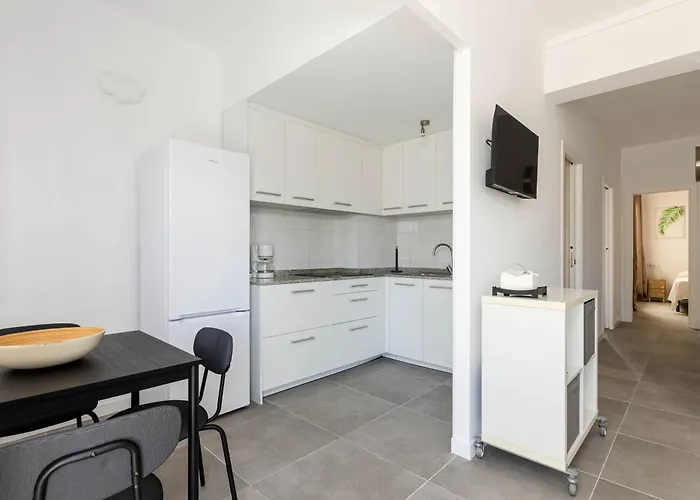 Yourhouse Monges With Balcony 아파트