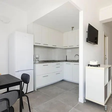 Yourhouse Monges With Balcony Διαμέρισμα